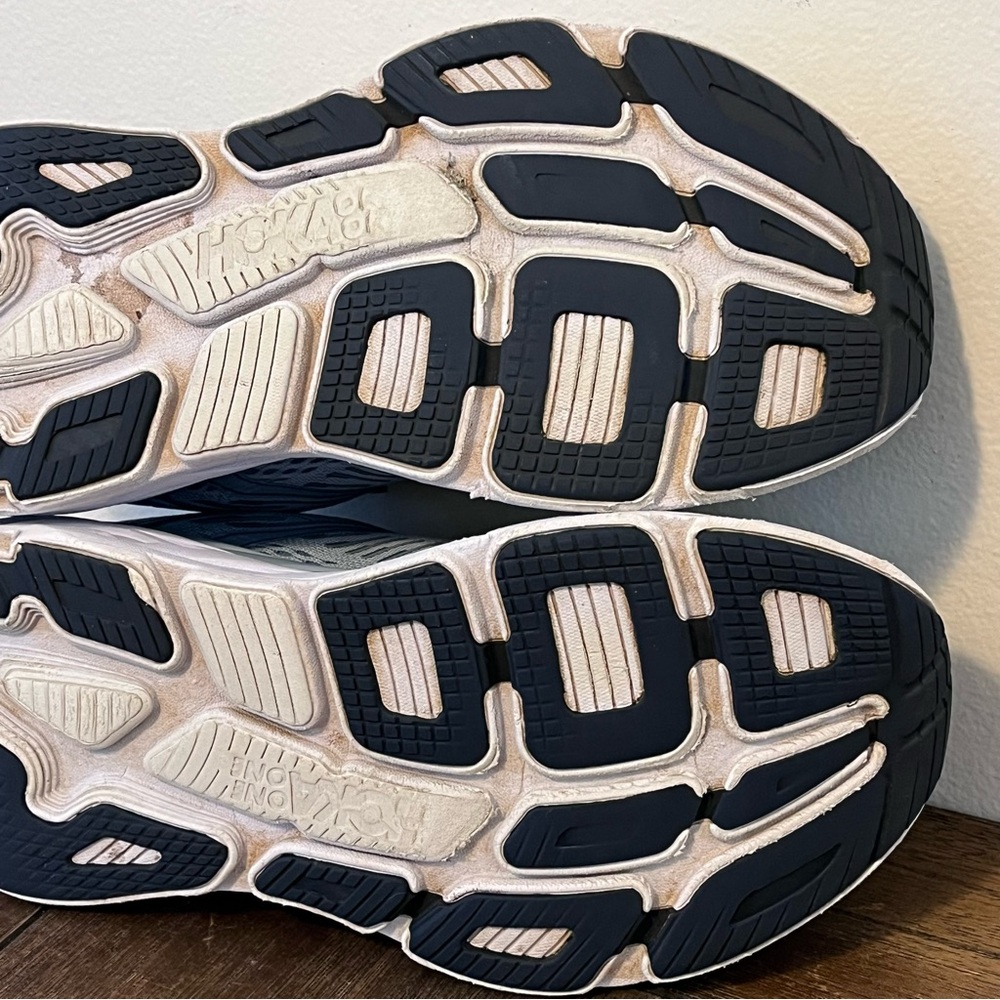 Hoka Bondi Sneakers Womens size 9 - Picture 10 of 12